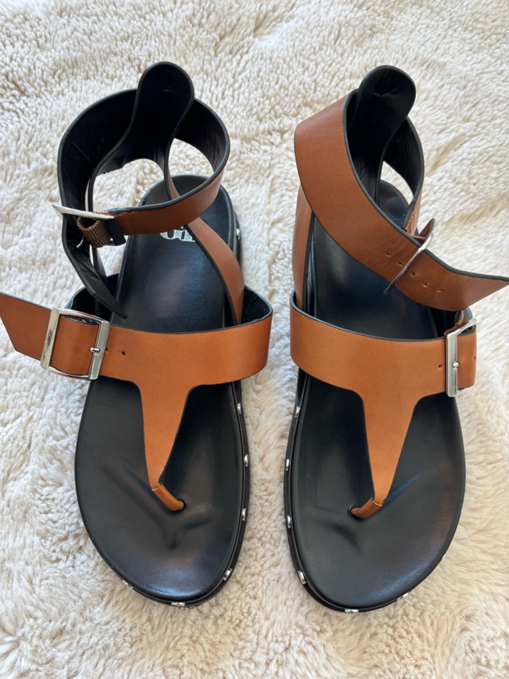 Gianni Bini Women’s Brown Leather T-Strap Studded Sandals Ankle Buckle Size 7